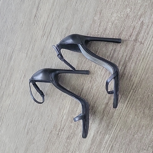 STUART WEITZMAN Nudistsong Black Lesther  Sandal - Picture 3 of 10